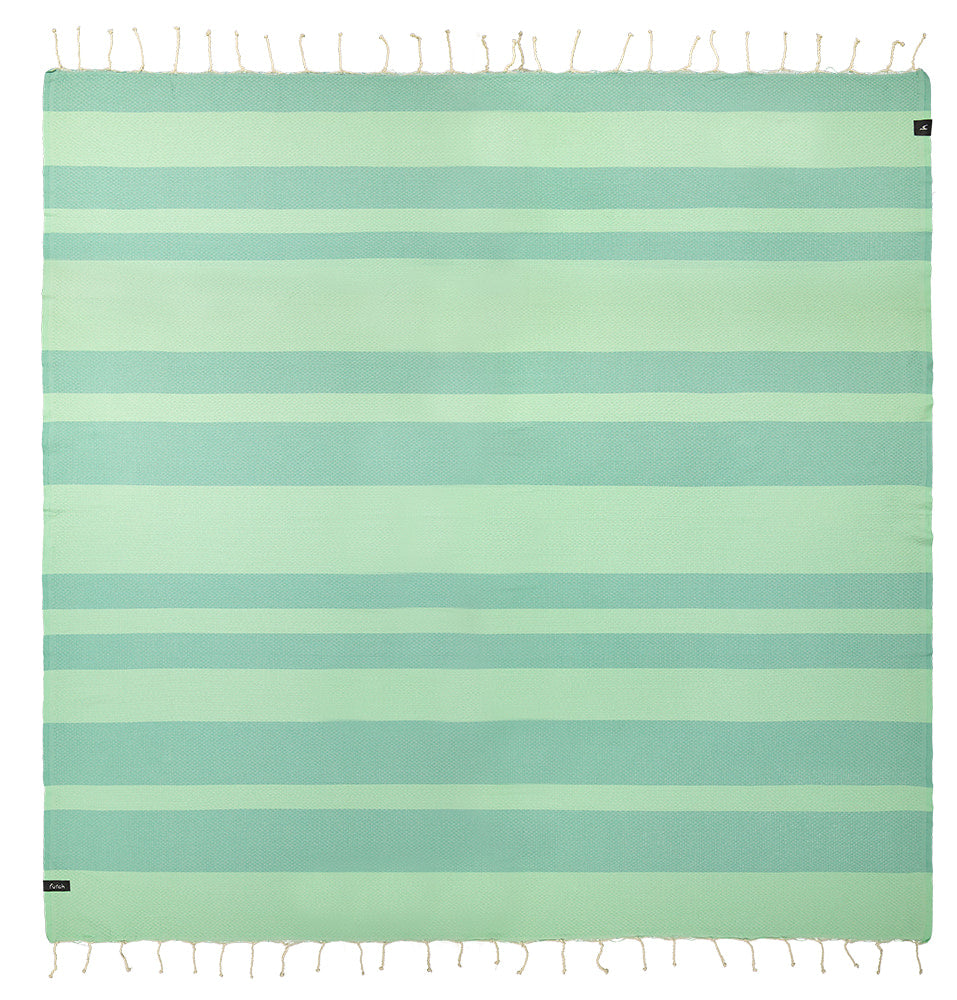 38GRAUS Green Beach Blanket